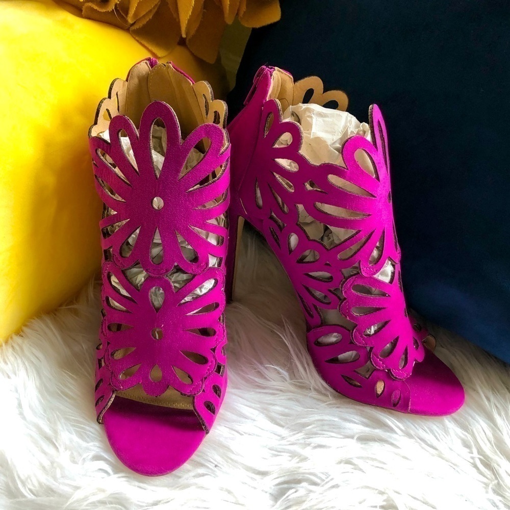 NWOT Liliana Putple Floral Heels